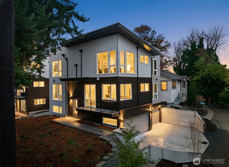 2103 SW Genesee St, Seattle, WA 98106 - photo 1