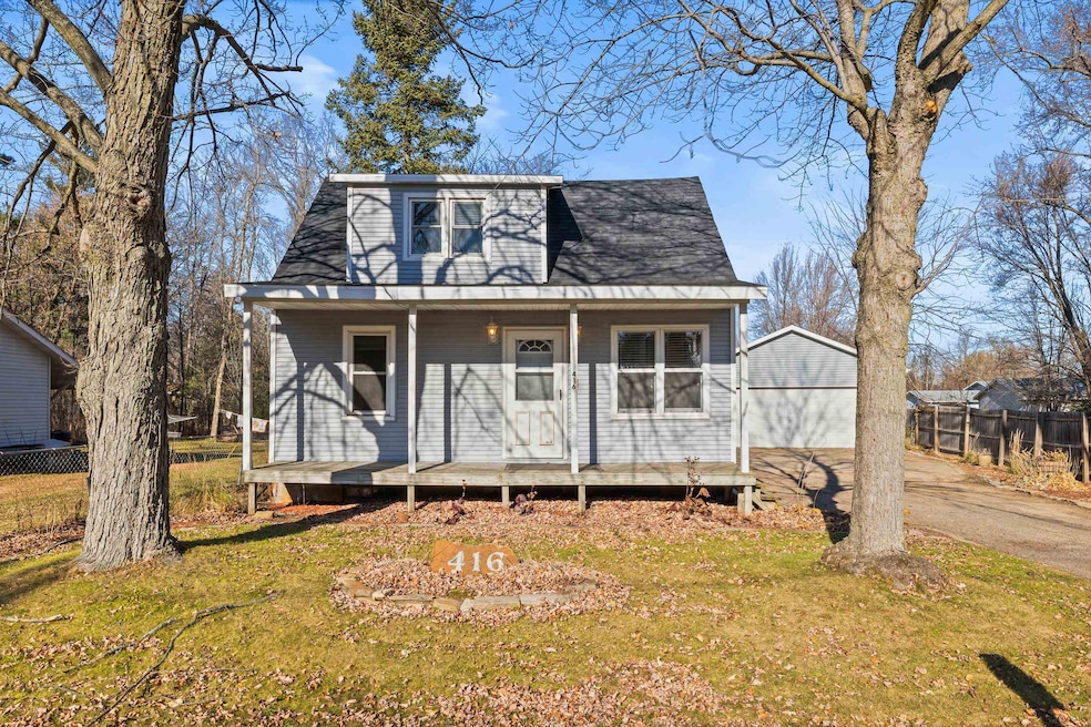 416 W Scott St, Stevens Point, WI 54481 - photo 1