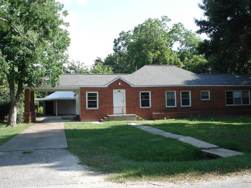 2813 5th St, Bay City, TX 77414 - photo 1