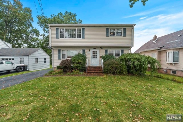 497 Dewey Ave unit 2nd Fl, Saddle Brook, NJ 07663 - photo 1