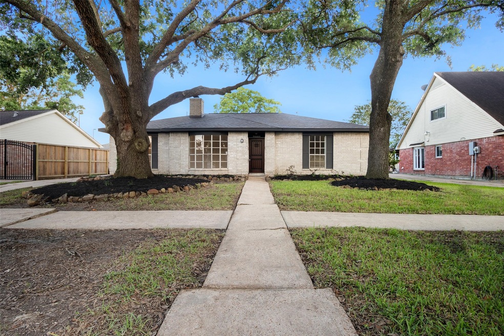 10506 Sageforest Dr, Houston, TX 77089 - photo 1