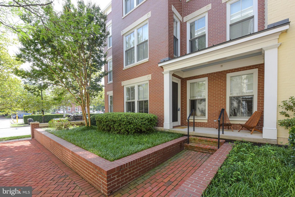 910 Powhatan St unit 104S, Alexandria, VA 22314 - photo 1