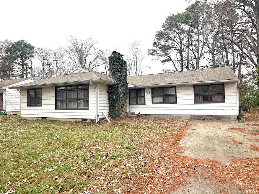 1206 W Chautauqua St, Carbondale, IL 62901 - photo 1