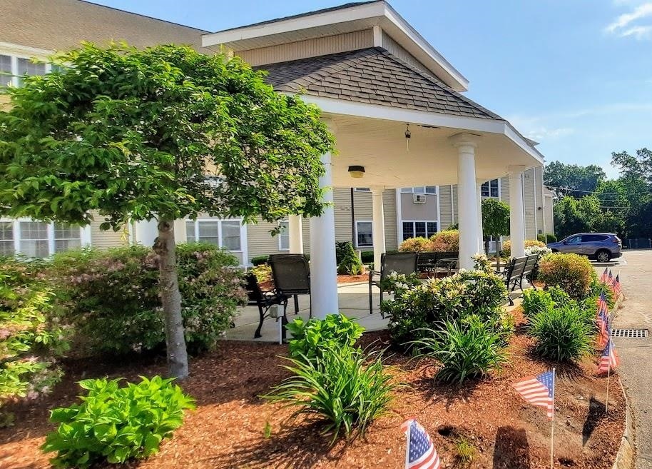 486 Nashua St unit 110, Milford, NH 03055 - photo 1