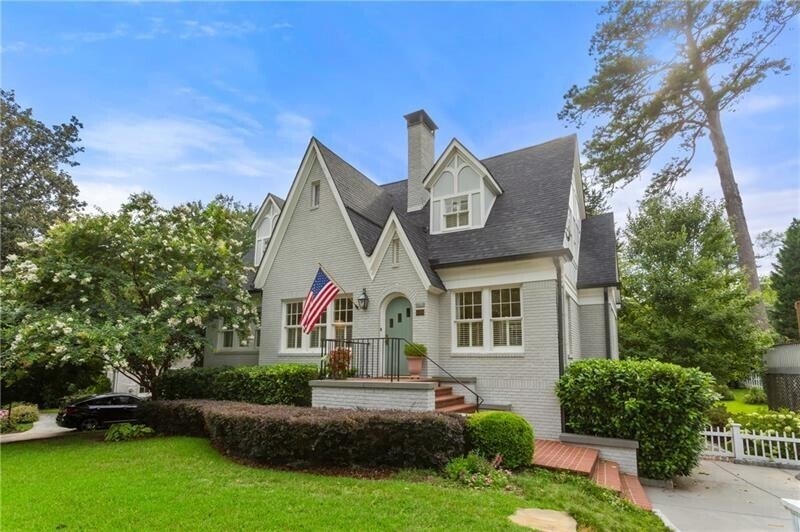 Sold $1,610,000 • Co-Listing Agent