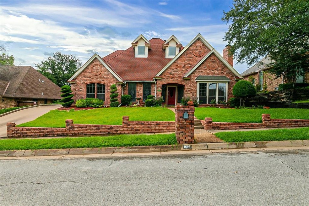 1816 Glenbrook Ct, Bedford, TX 76021 - photo 1