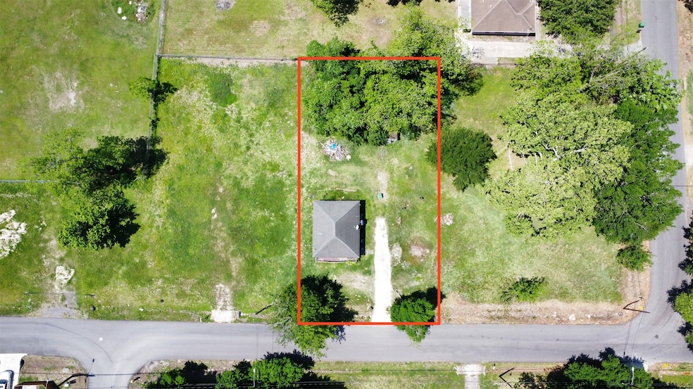 9523 Beckley St, Houston, TX 77088 - photo 1