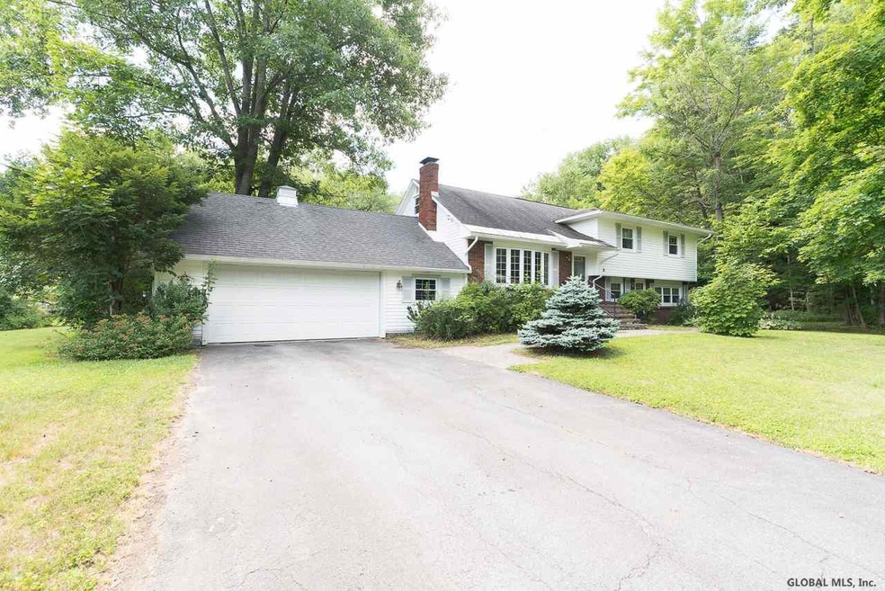 3 Hemlock Ln, Schenectady, NY 12302 - photo 1