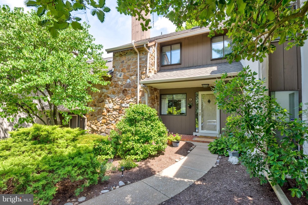 13 Oak Knoll Dr unit A13, Berwyn, PA 19312 - photo 1