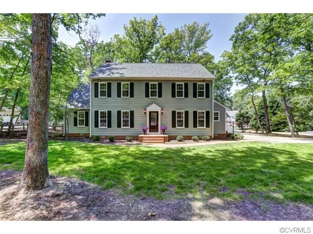 Gorgeous home that feels like new - new roof, wind