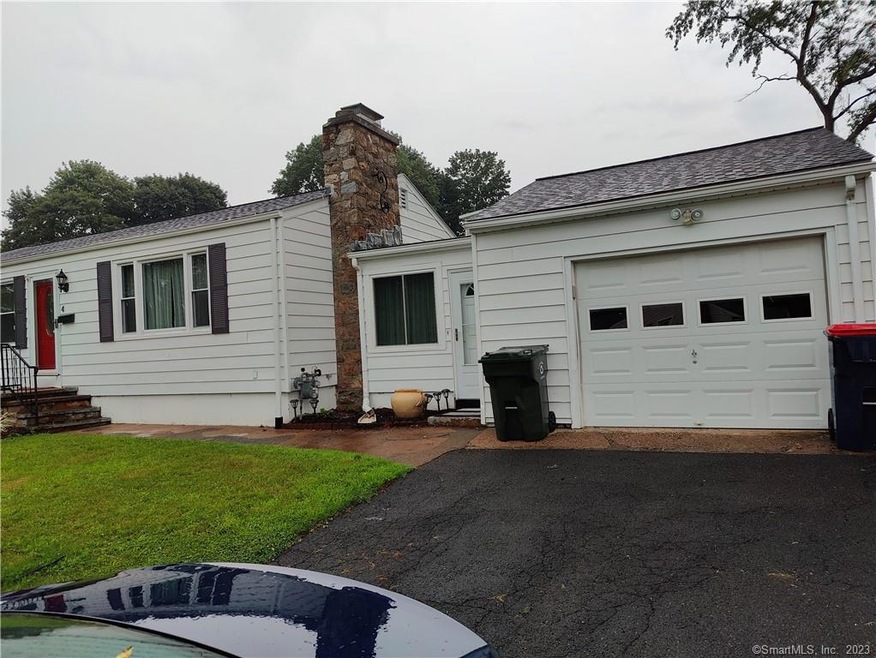 4 Ascolese Rd, Trumbull, CT 06611 - photo 1