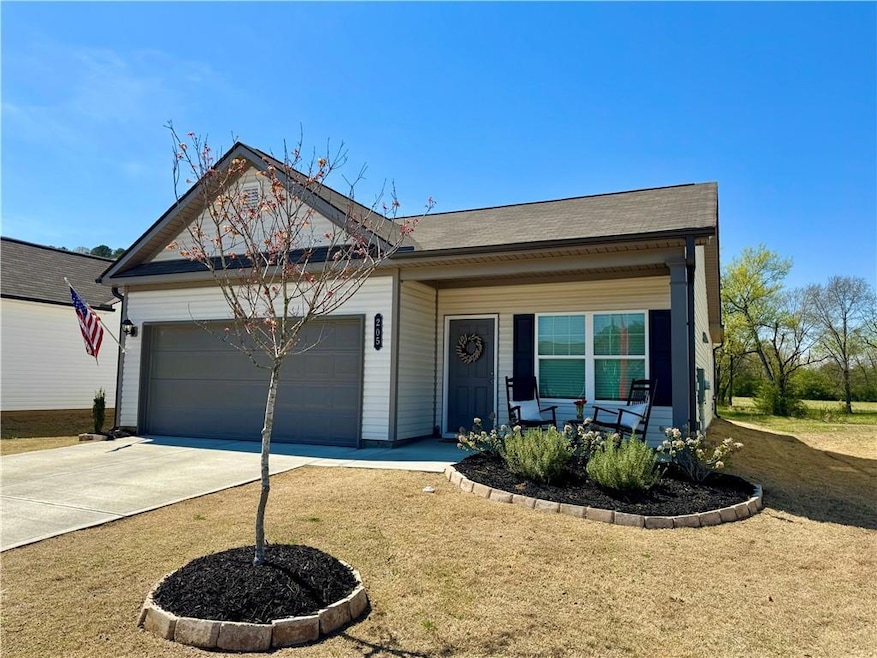 205 Sycamore Dr, Calhoun, GA 30701 - photo 1