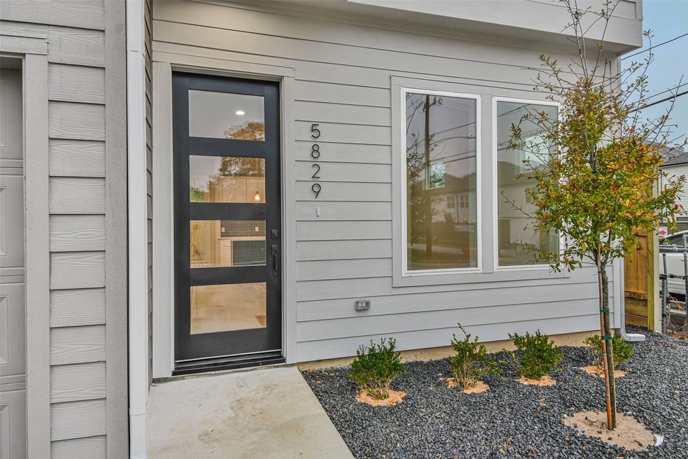 5829 Mansfield St, Houston, TX 77091 - photo 1