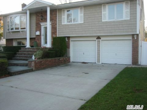 6 Pebble Place, ComMacK, NY 11725 - photo 1