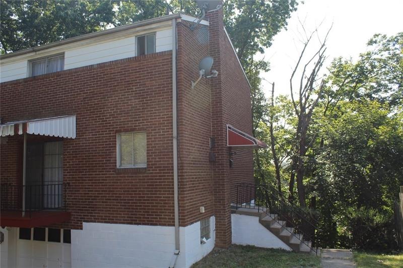 NICE 3 BEDROOM BRICK HOME IN BRIGHTON HEIGHTS.