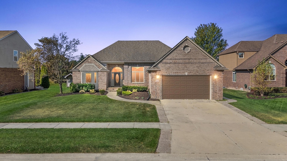 50247 Cheltenham Dr, Macomb, MI 48044 - photo 1