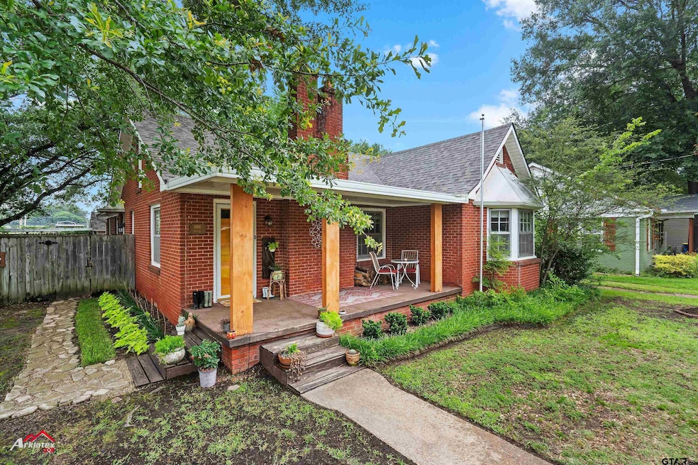 601 Hunter St, Kilgore, TX 75662 - photo 1