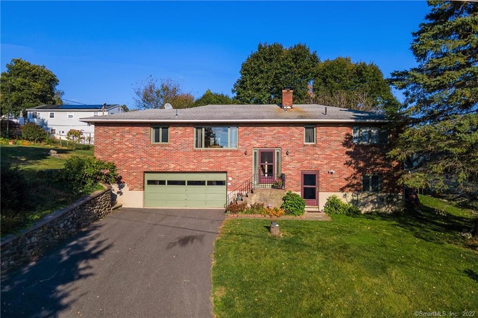 30 Flagg Ave, Oakville, CT 06779 - photo 1