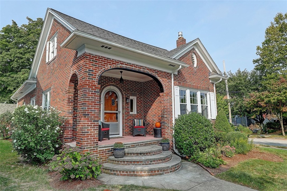 166 Modena Ave, Providence, RI 02908 - photo 1