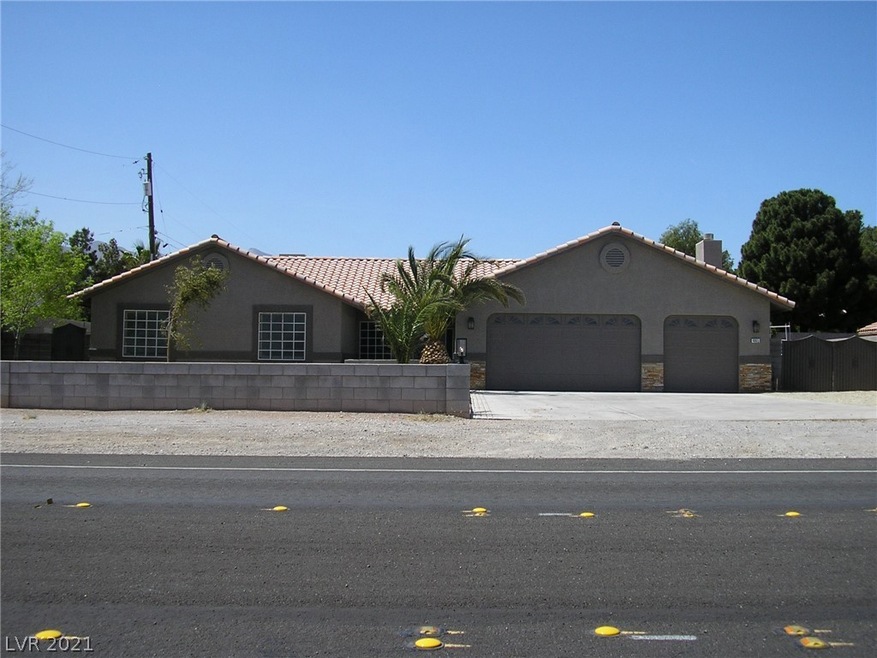 Front View of this Beautiful Home! 3 Car Garage!