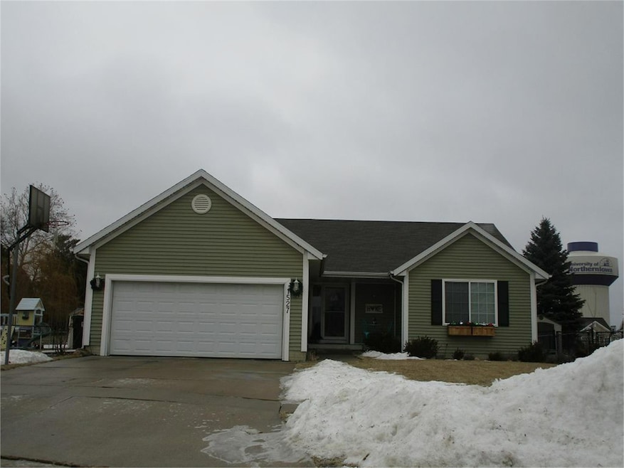 1527 Andover Ct, Cedar Falls, IA 50613 - photo 1
