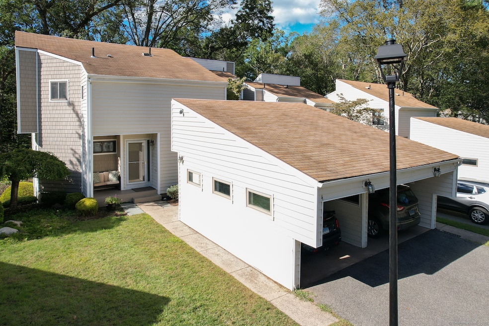 4 Currier Ct, Cheshire, CT 06410 - photo 1