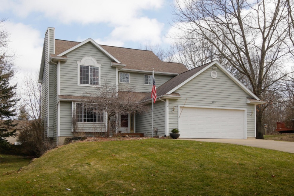 8912 Hathaway-101