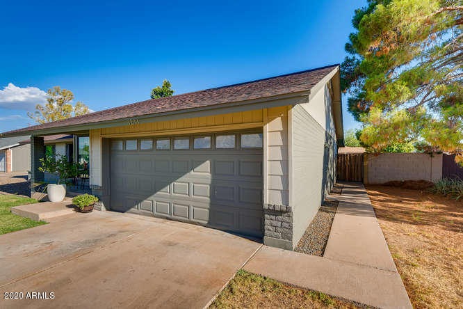 3233 E Emerald Circle Mesa AZ-small-001-