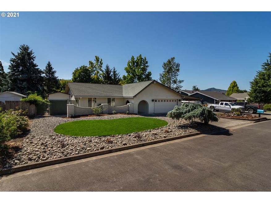 1316 E Fourth Ave, Sutherlin, OR 97479 - photo 1