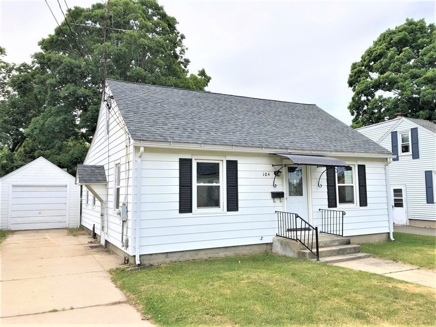 104 Grandview St unit 1, Springfield, MA 01118 - photo 1