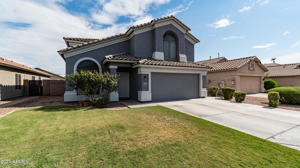 3915 E Vaughn Ave-3