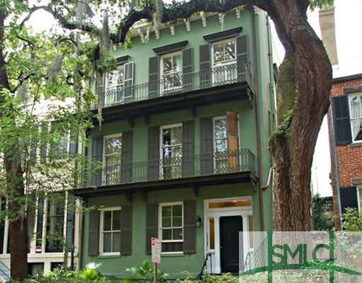 Exterior Front. Like new 3rd floor condo with tree