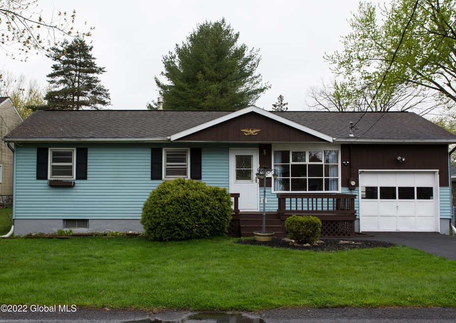 11 New Hampshire Ave, Rensselaer, NY 12144 - photo 1