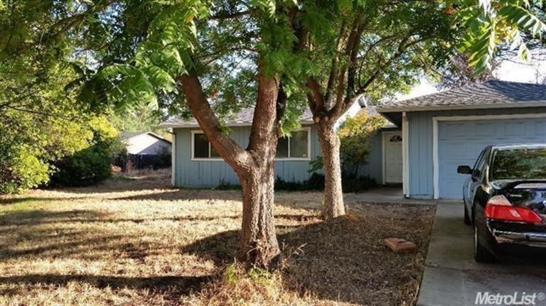 Wonderful Trees Large lot room for possible RV
