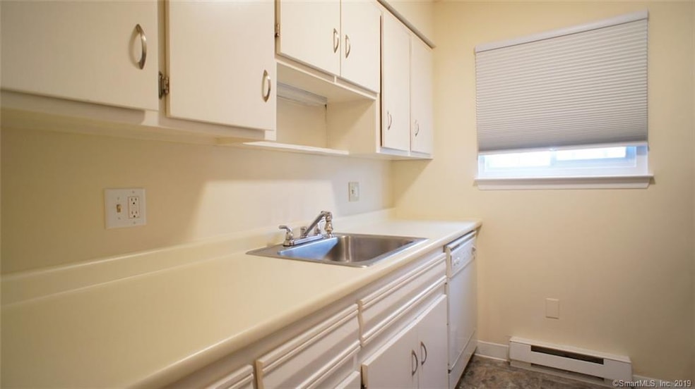 24 Ferris Ave unit 2, Norwalk, CT 06854 - photo 1