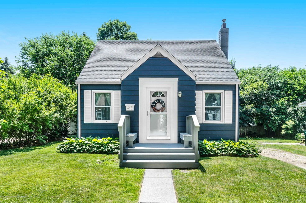 415-Strathmore-Rd-Lansing-MI-48910-27