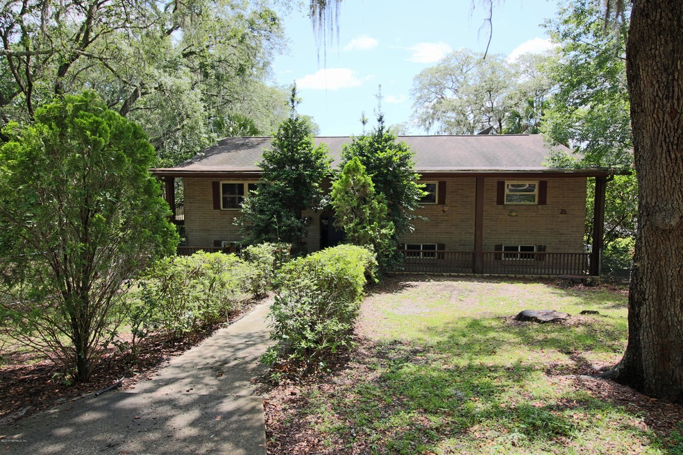 1) 1099 SE 46th Loop