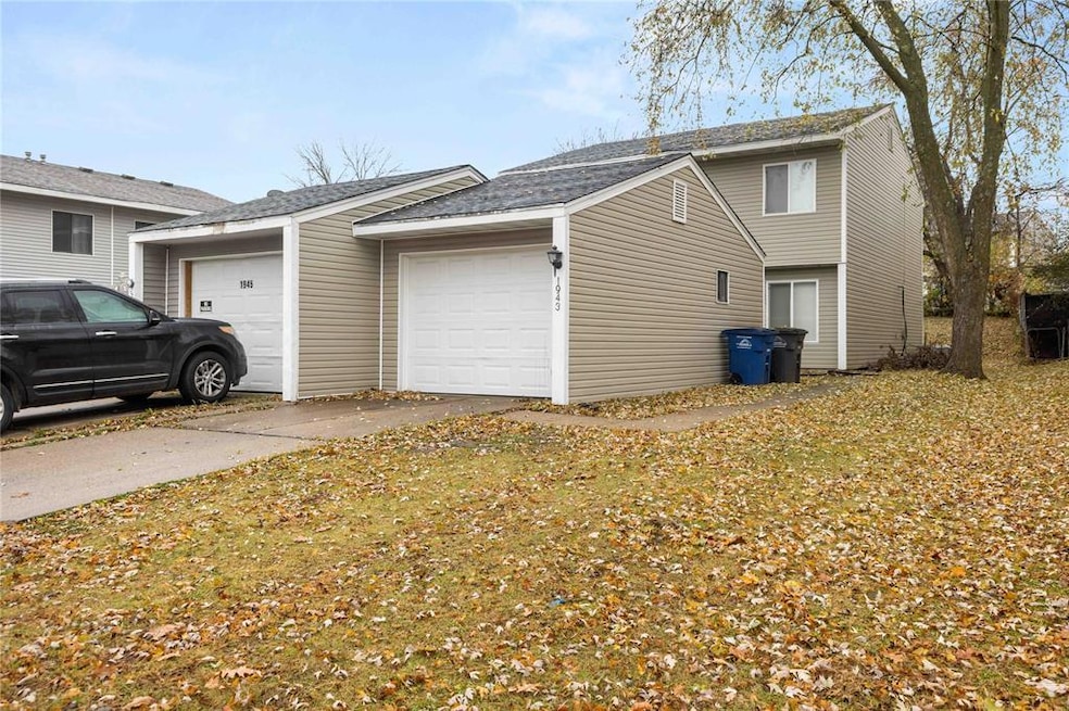 1943 E Bell Ave, Des Moines, IA 50320 - photo 1