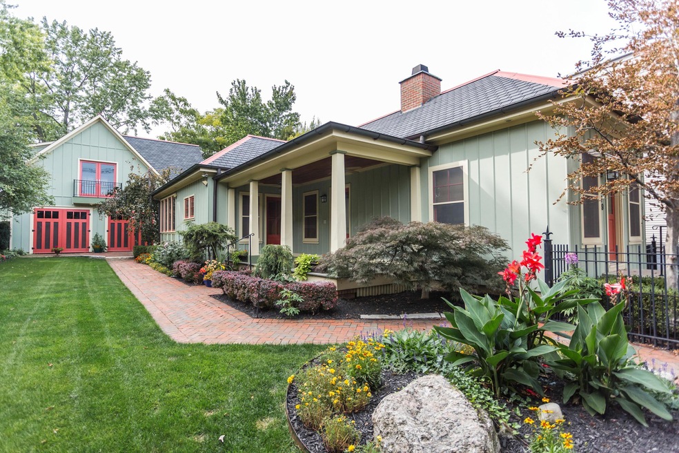 House/Carriage House