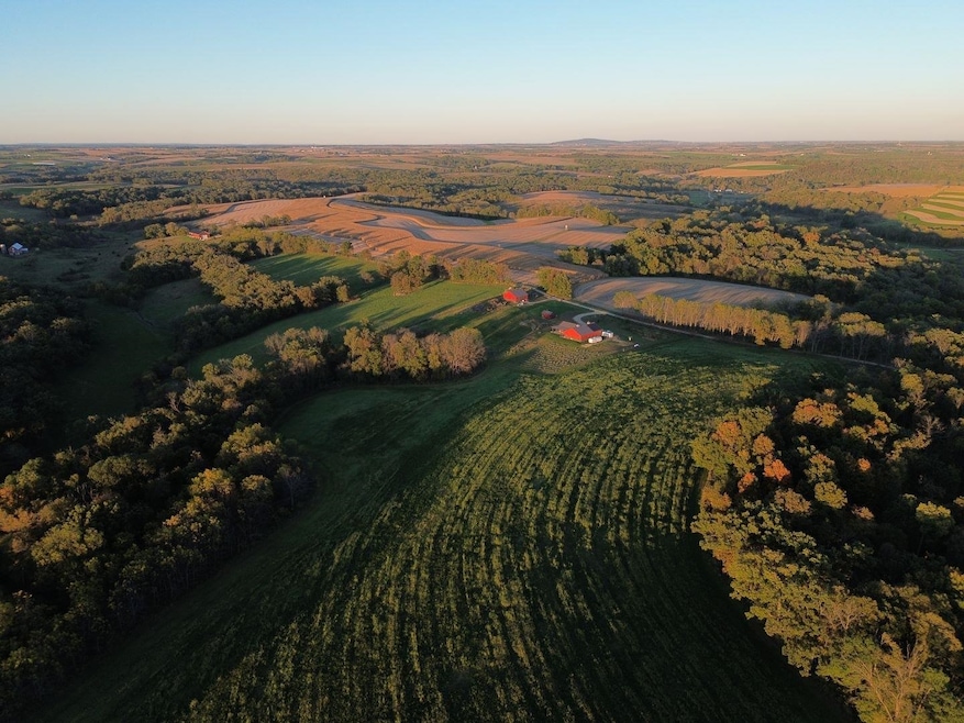 5320 Sunny Ridge Rd, Mineral Point, WI 53565 - photo 1