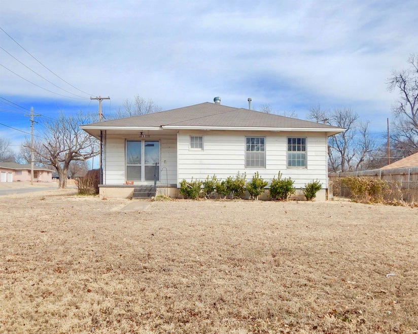 1311 W Chestnut Ave, Duncan, OK 73533 - photo 1