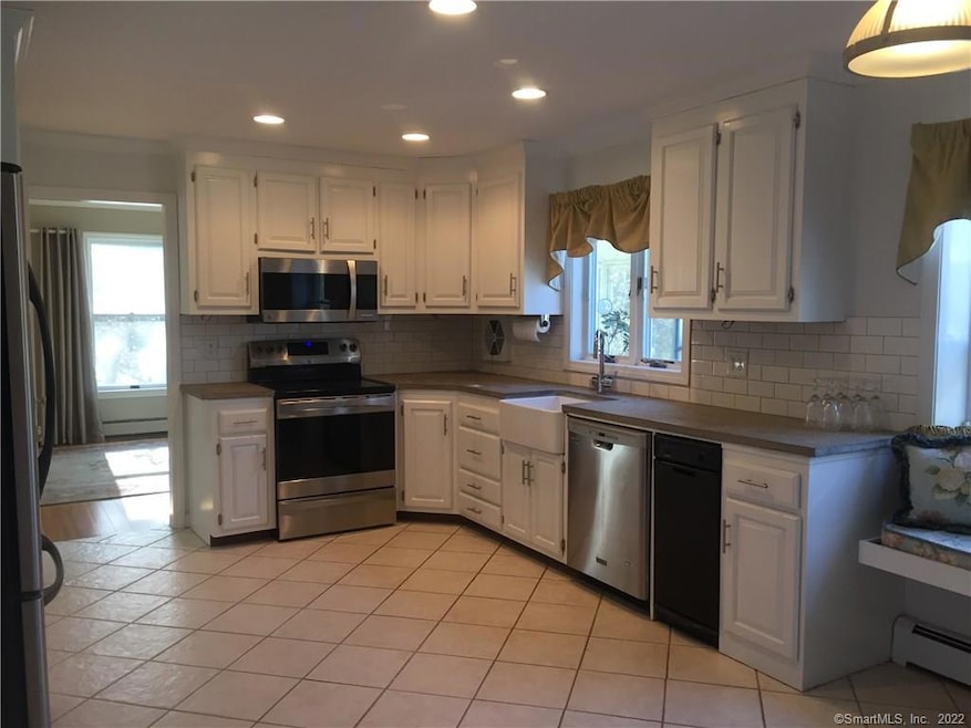 138 4 Mile River Rd, Old Lyme, CT 06371 - photo 1