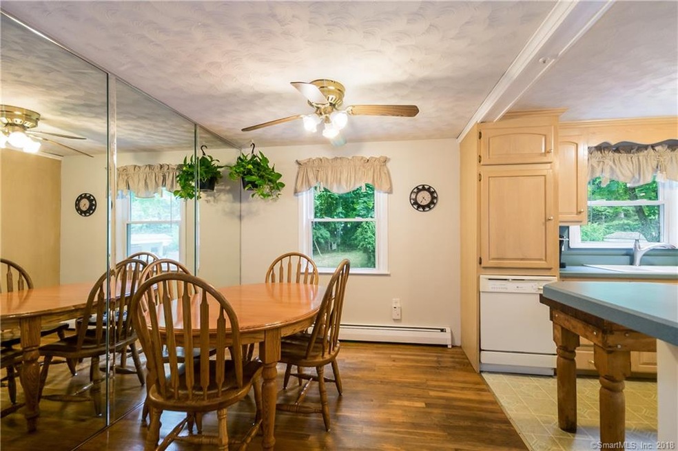 16 Roberts Rd, Enfield, CT 06082 - photo 1