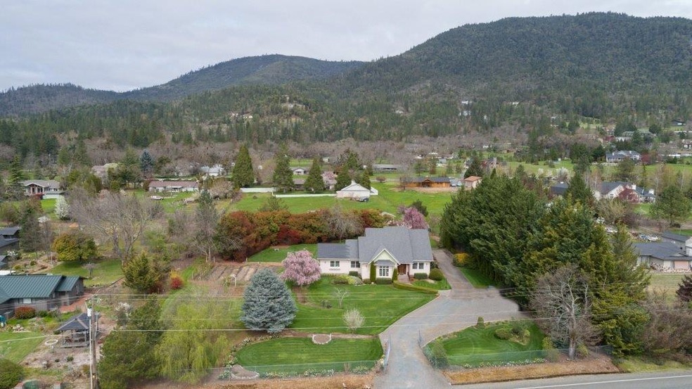 300 Nelson Way, Grants Pass, OR 97526 - photo 1