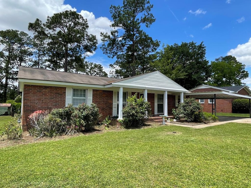 205 Lakeview Dr, Sylvester, GA 31791 - photo 1