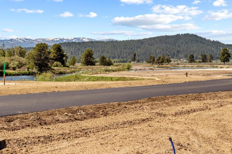 L9 B2 River St unit 9, Cascade, ID 83611 - photo 1