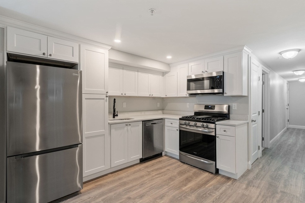 594 E 2nd St unit 1, Boston, MA 02127 - photo 1