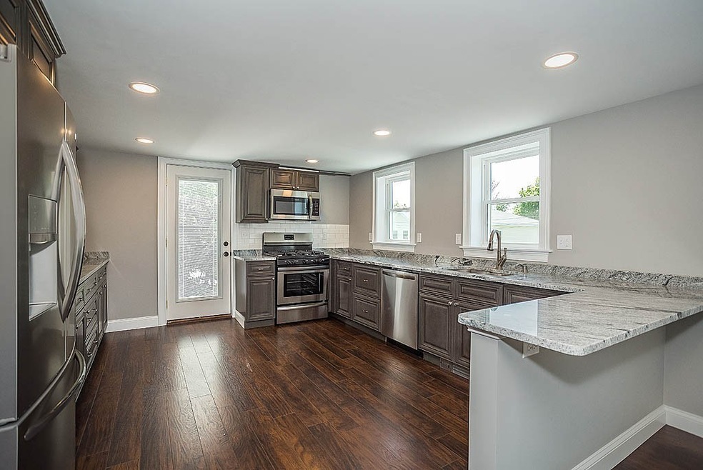 32 Franklin St, Woburn, MA 01801 - photo 1