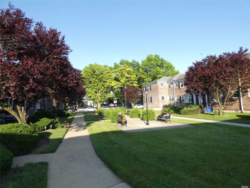 6728 150th St, Flushing, NY 11367 - photo 1