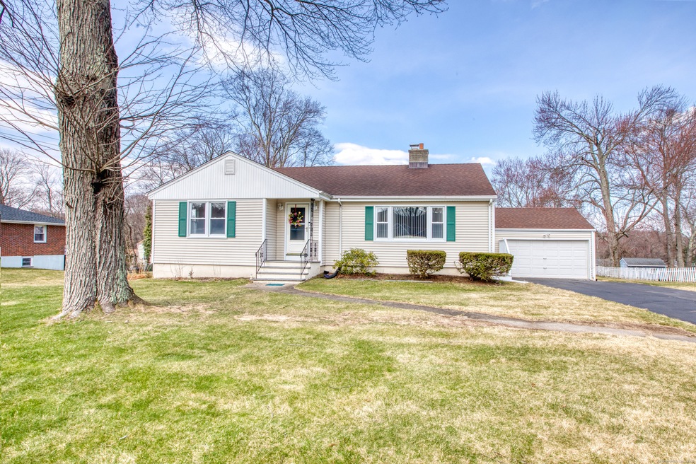 61 Macarthur Rd, Trumbull, CT 06611 - photo 1